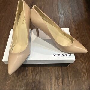 Nine West Nude Heels Size 10 Pointy Toe